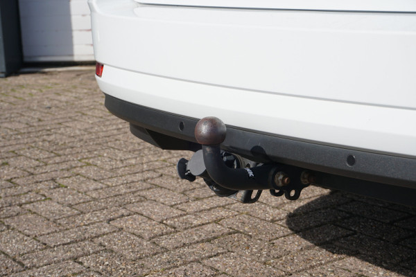 Škoda Octavia Combi 1.0 TSI Automaat Clever Edition | PARELMOER WIT | TREKHAAK | STOELVERW. |