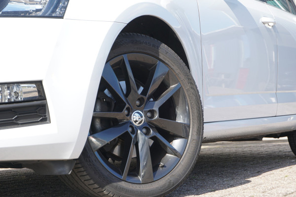 Škoda Octavia Combi 1.0 TSI Automaat Clever Edition | PARELMOER WIT | TREKHAAK | STOELVERW. |
