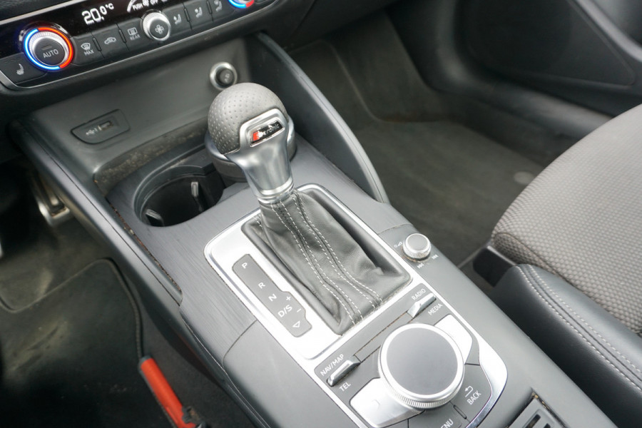 Audi A3 Limousine 30 TFSI 2X S Line | VIRTUAL COCKPIT | CARPLAY | HALF LEDER |