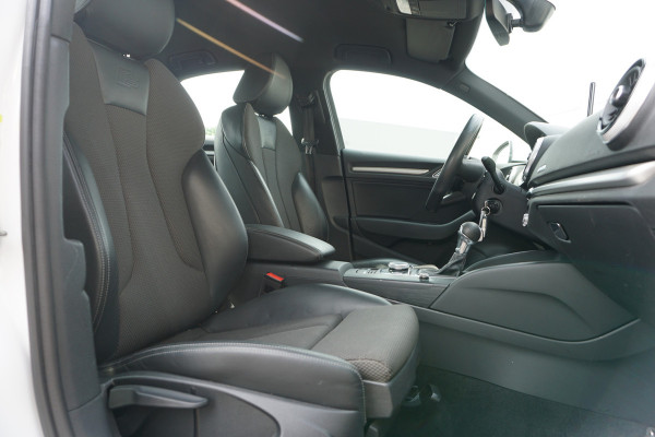 Audi A3 Limousine 30 TFSI 2X S Line | VIRTUAL COCKPIT | CARPLAY | HALF LEDER |