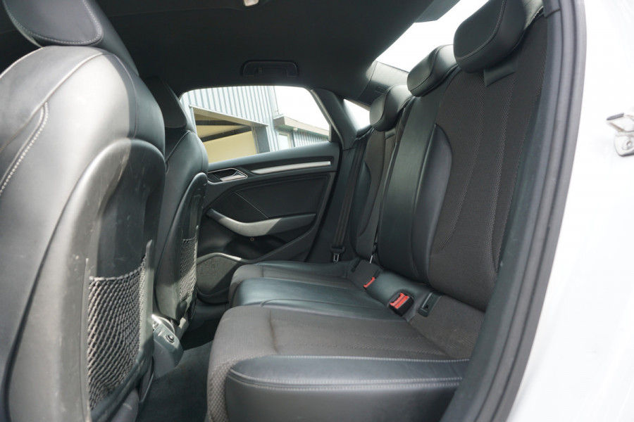 Audi A3 Limousine 30 TFSI 2X S Line | VIRTUAL COCKPIT | CARPLAY | HALF LEDER |