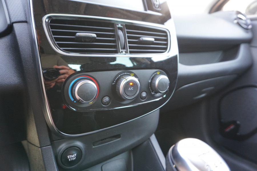 Renault Clio 0.9 TCe Limited | NAVI | AIRCO | TREKHAAK | CRUISE | Renault Clio 0.9 TCe Limited | NAVI | AIRCO | TREKHAAK | CRUISE |