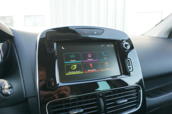 Renault Clio 0.9 TCe Limited | NAVI | AIRCO | TREKHAAK | CRUISE | Renault Clio 0.9 TCe Limited | NAVI | AIRCO | TREKHAAK | CRUISE |