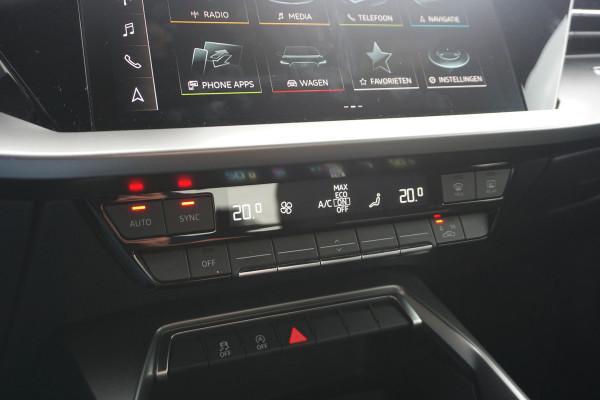 Audi A3 Limousine 30 TFSI | MATRIX LED | SPORTSTOELEN | TREKHAAK | VIRTUAL COCKPIT | CARPLAY | STOELVERW. |