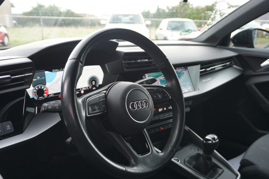 Audi A3 Limousine 30 TFSI | MATRIX LED | SPORTSTOELEN | TREKHAAK | VIRTUAL COCKPIT | CARPLAY | STOELVERW. |