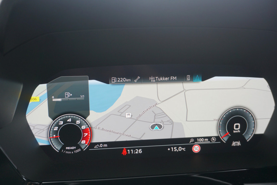Audi A3 Limousine 30 TFSI | MATRIX LED | SPORTSTOELEN | TREKHAAK | VIRTUAL COCKPIT | CARPLAY | STOELVERW. |