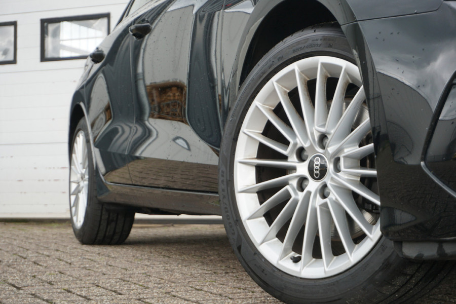 Audi A3 Limousine 30 TFSI | MATRIX LED | SPORTSTOELEN | TREKHAAK | VIRTUAL COCKPIT | CARPLAY | STOELVERW. |