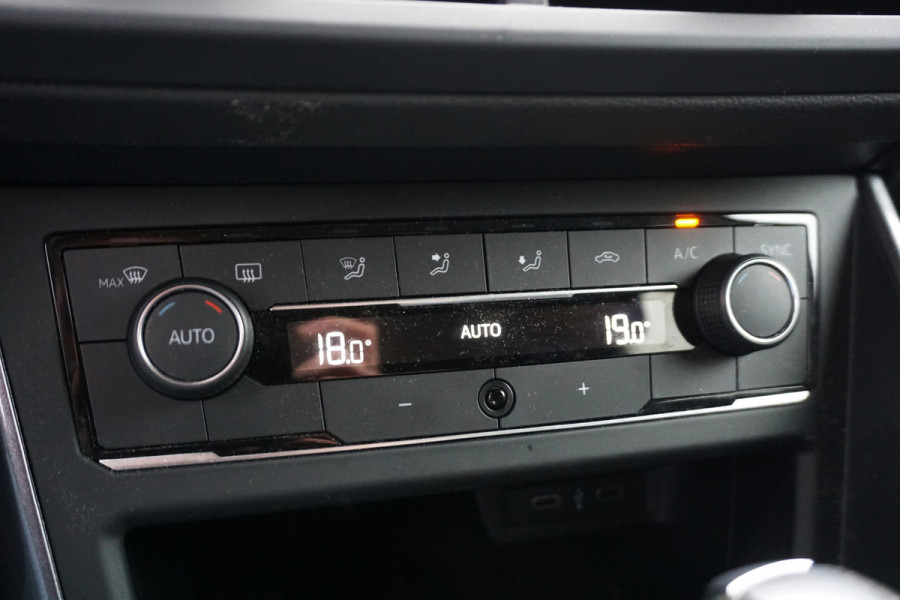 Volkswagen Polo 1.0 TSI Highline DSG R-Line | ACC | Carplay | ECC |
