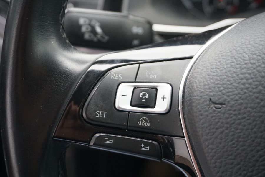 Volkswagen Polo 1.0 TSI Highline DSG R-Line | ACC | Carplay | ECC |