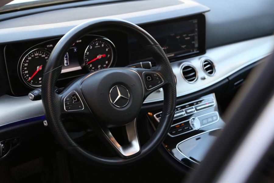 Mercedes-Benz E-Klasse 250 Ambition 9G Widescreen Navi Camera LED Ambiente