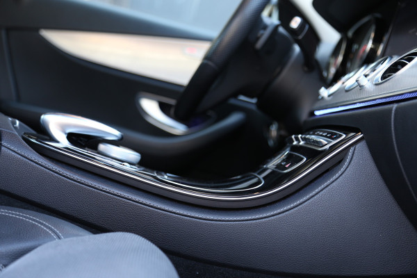 Mercedes-Benz E-Klasse 250 Ambition 9G Widescreen Navi Camera LED Ambiente