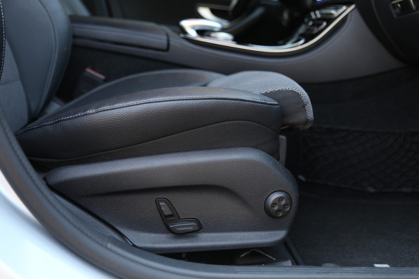 Mercedes-Benz E-Klasse 250 Ambition 9G Widescreen Navi Camera LED Ambiente