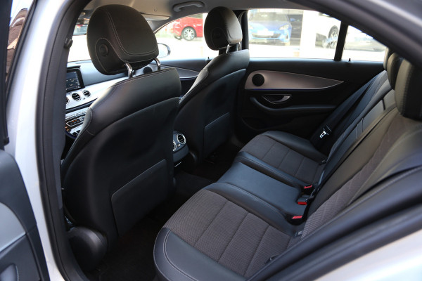 Mercedes-Benz E-Klasse 250 Ambition 9G Widescreen Navi Camera LED Ambiente