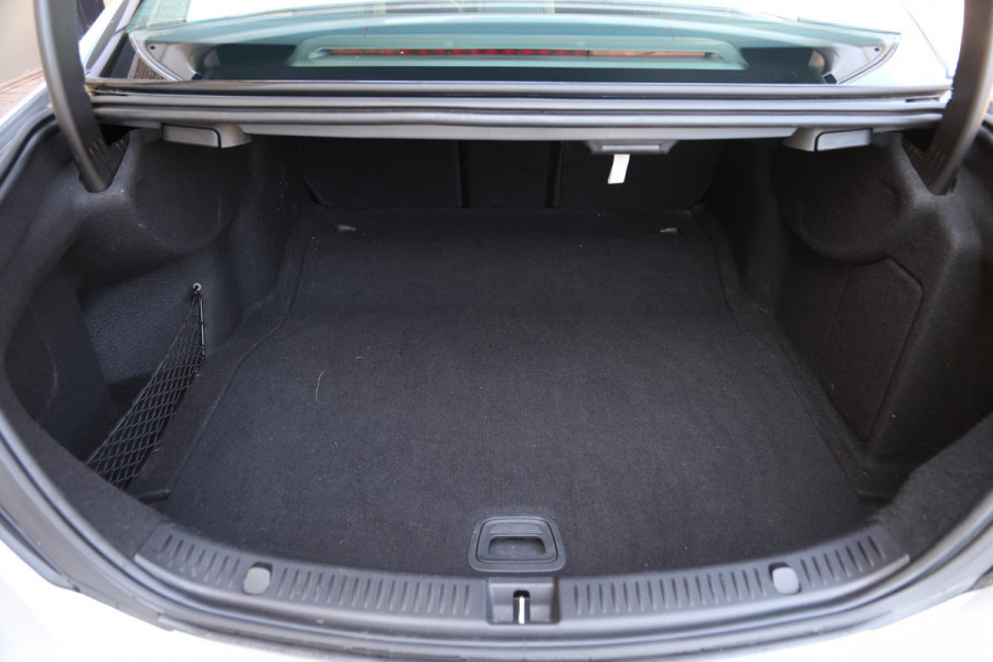 Mercedes-Benz E-Klasse 250 Ambition 9G Widescreen Navi Camera LED Ambiente