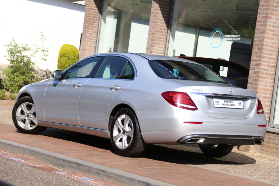 Mercedes-Benz E-Klasse 250 Ambition 9G Widescreen Navi Camera LED Ambiente