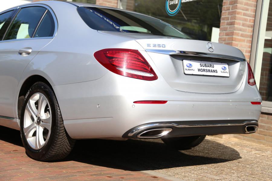 Mercedes-Benz E-Klasse 250 Ambition 9G Widescreen Navi Camera LED Ambiente