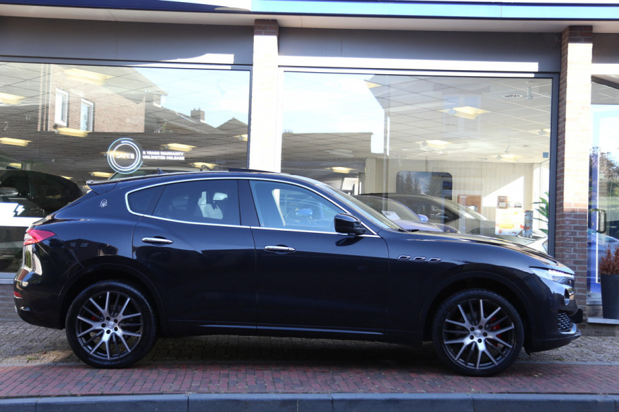 Maserati Levante 3.0 V6 D AWD GranSport Pano Luchtvering Leer Camera Navi LED