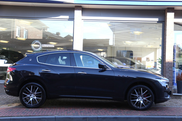 Maserati Levante 3.0 V6 D AWD GranSport Pano Luchtvering Leer Camera Navi LED