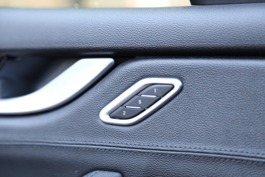 Maserati Levante 3.0 V6 D AWD GranSport Pano Luchtvering Leer Camera Navi LED