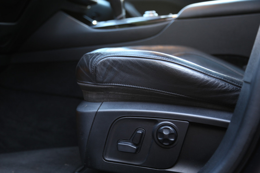 Maserati Levante 3.0 V6 D AWD GranSport Pano Luchtvering Leer Camera Navi LED