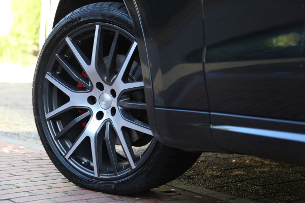 Maserati Levante 3.0 V6 D AWD GranSport Pano Luchtvering Leer Camera Navi LED