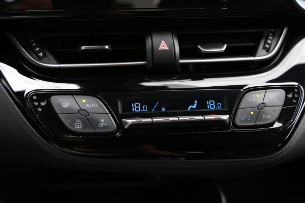 Toyota C-HR 1.8 Hybrid Team D Navi LED Camera ACC Toyota C-HR 1.8 Hybrid Team D Navi LED Camera ACC