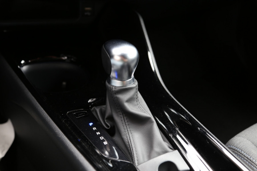 Toyota C-HR 1.8 Hybrid Team D Navi LED Camera ACC Toyota C-HR 1.8 Hybrid Team D Navi LED Camera ACC