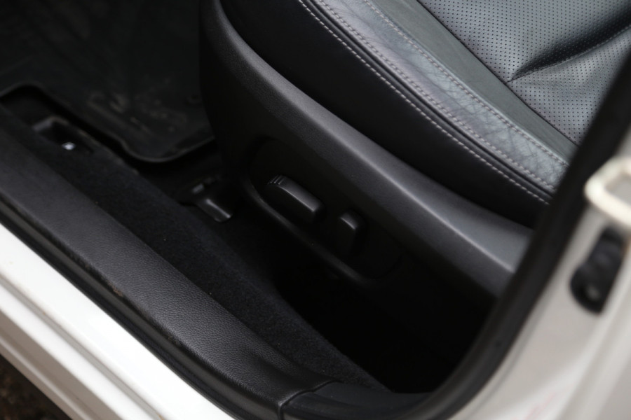 Subaru Forester 2.0 AWD Premium Platinum Aut. Schuifdak Leer Xenon Camera