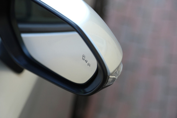 Toyota Corolla Touring Sports 1.8 Hybrid Dynamic Team Navi HuD LED Camera ACC Dodehoek