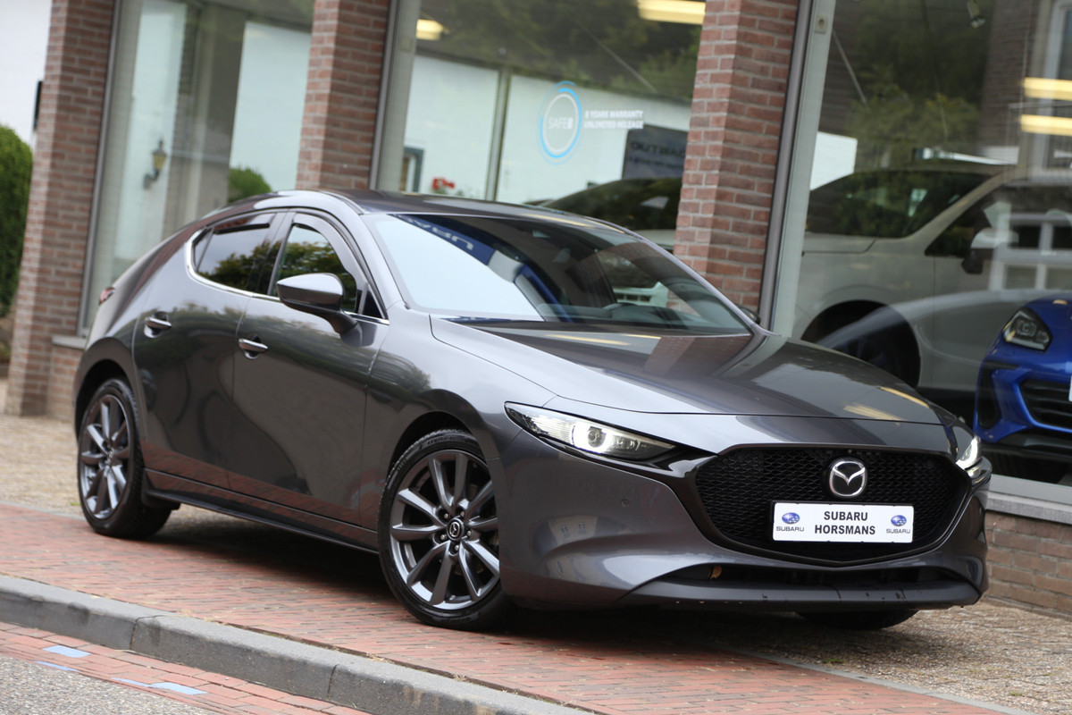 Mazda 3 2.0 e-SkyActiv-G M Hybrid l Luxury Navi HuD ACC BOSE LED 360view Mazda 3 2.0 e-SkyActiv-G M Hybrid l Luxury Navi HuD ACC BOSE LED 360view