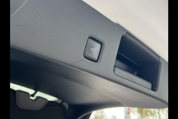 Ford Kuga 2.5 PHEV ST-Line X 243pk | Driver Assistance Pack | Panoramadak | Technology Pack Ford Kuga 2.5 PHEV ST-Line X 243pk | Driver Assistance Pack | Panoramadak | Technology Pack