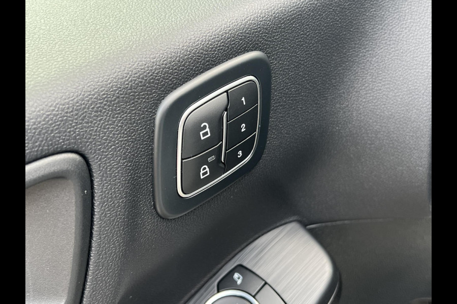 Ford Kuga 2.5 PHEV ST-Line X 243pk | Driver Assistance Pack | Panoramadak | Technology Pack Ford Kuga 2.5 PHEV ST-Line X 243pk | Driver Assistance Pack | Panoramadak | Technology Pack