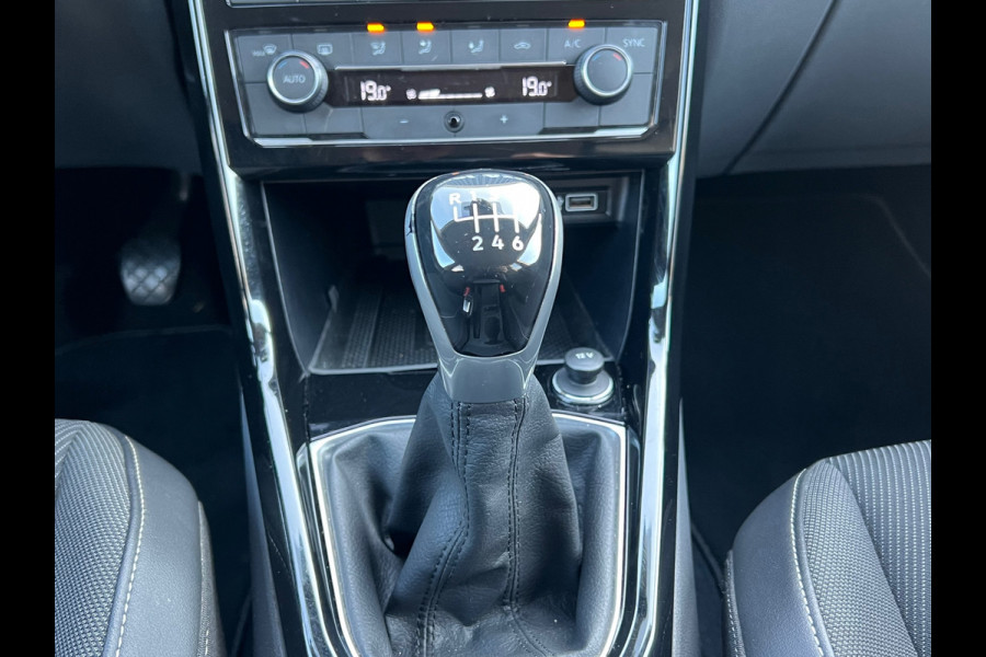 Volkswagen T-Cross 1.0 TSI Style|Virtual|Camera|Adaptive|Cam|Dealer Onderhouden