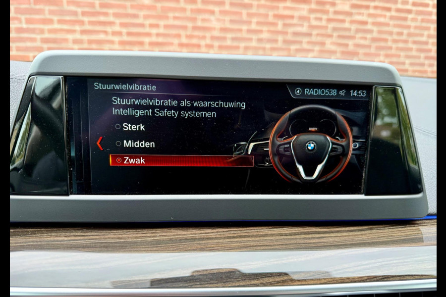 BMW 5 Serie Touring 520i Luxury Line, Panorama, Hifi, Drive Assist