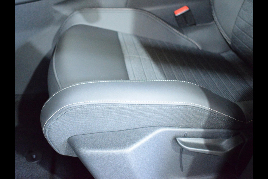 Peugeot 3008 1.2 Hybrid 145 Allure 360 CAMERA MET SENSOREN | NAVI & CARPLAY | E.C.C. | UIT VOORRAAD LEVERBAAR