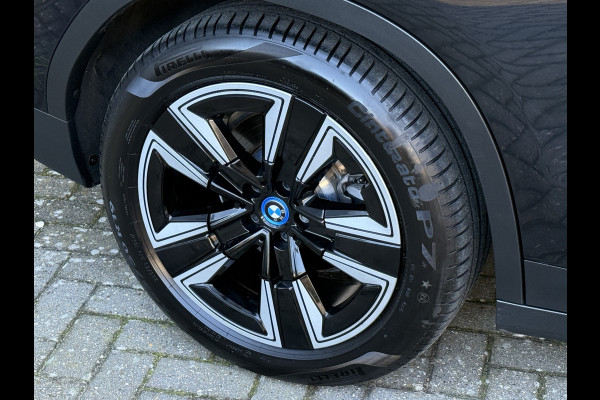 BMW iX3 Executive 80 kWh | SOH 98% | Panoramadak | Memory stoelen | Dodehoek detectie