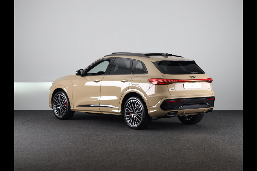 Audi Q5 2.0 TFSI e-hybrid quattro S edition Competition | Mmi experience pro | Glazen panoramadak | Tech plus | Privacy glas | Audi Q5 2.0 TFSI e-hybrid quattro S edition Competition | Mmi experience pro | Glazen panoramadak | Tech plus | Privacy glas |