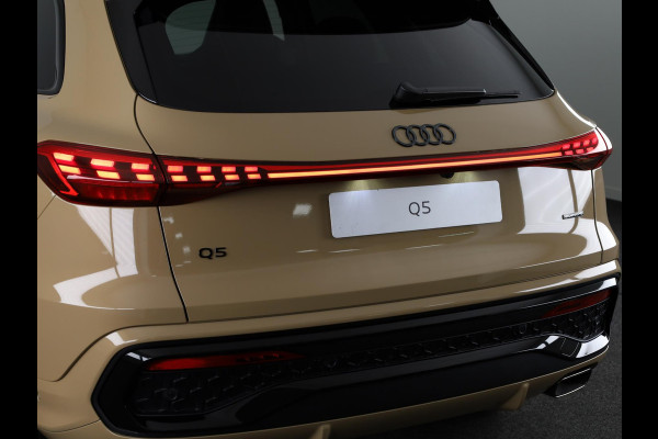Audi Q5 2.0 TFSI e-hybrid quattro S edition Competition | Mmi experience pro | Glazen panoramadak | Tech plus | Privacy glas | Audi Q5 2.0 TFSI e-hybrid quattro S edition Competition | Mmi experience pro | Glazen panoramadak | Tech plus | Privacy glas |