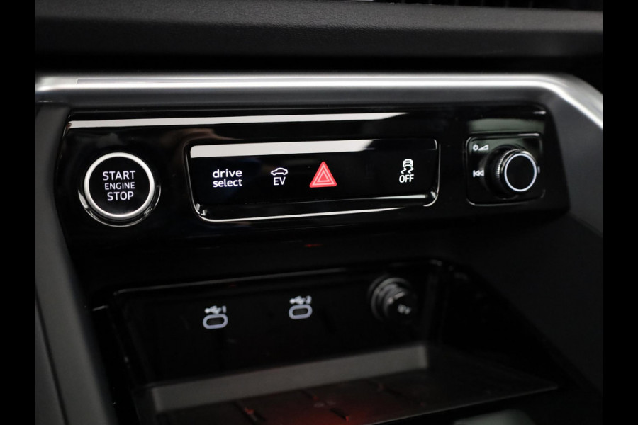 Audi Q5 2.0 TFSI e-hybrid quattro S edition Competition | Mmi experience pro | Glazen panoramadak | Tech plus | Privacy glas | Audi Q5 2.0 TFSI e-hybrid quattro S edition Competition | Mmi experience pro | Glazen panoramadak | Tech plus | Privacy glas |