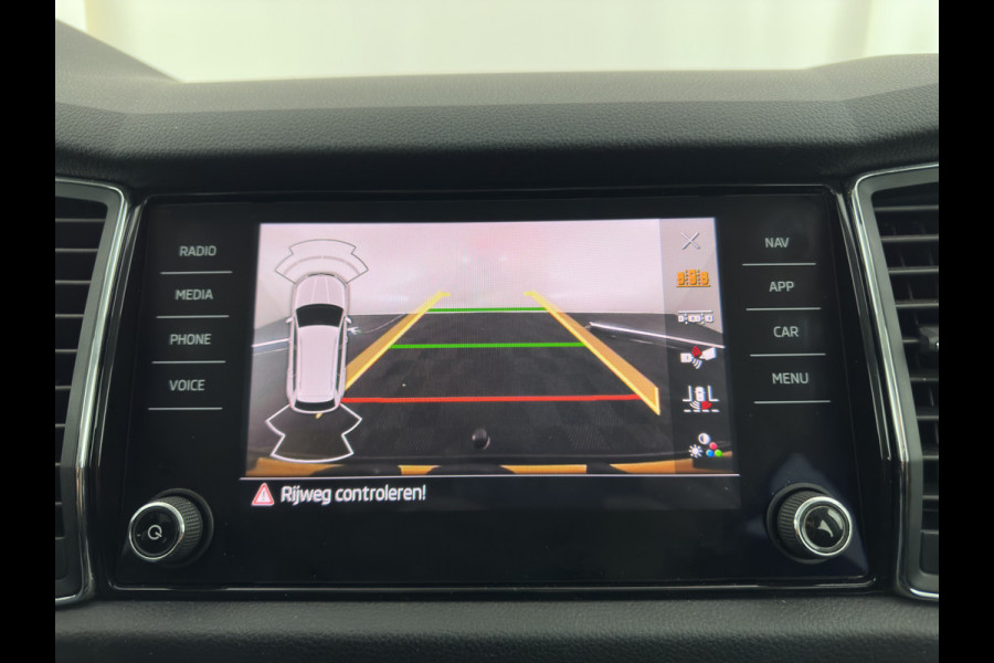 Škoda Kodiaq 1.5 TSI Business Edition (INCL-BTW) *ADAPTIVE-CRUISE | LEATHER-FABRIC | FULL-LED | CANTON-SOUND | HEATED-SPORTSEATS | KEYLESS | NAVI-FULLMAP | CAMERA | DAB+ | ECC | PDC | TOWBAR | 18''ALU*