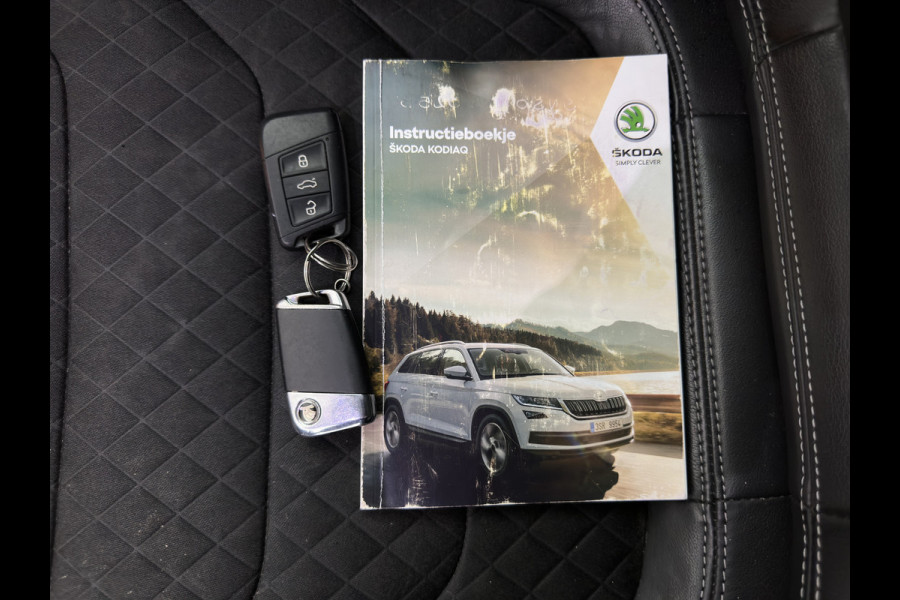 Škoda Kodiaq 1.5 TSI Business Edition (INCL-BTW) *ADAPTIVE-CRUISE | LEATHER-FABRIC | FULL-LED | CANTON-SOUND | HEATED-SPORTSEATS | KEYLESS | NAVI-FULLMAP | CAMERA | DAB+ | ECC | PDC | TOWBAR | 18''ALU*