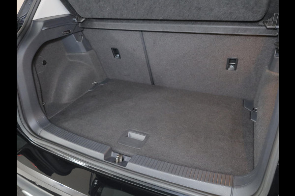 Volkswagen T-Cross 1.0 TSI Life 95pk 5bak| Navi| 17'LM-velgen| Dodehoekdetectie| Camera