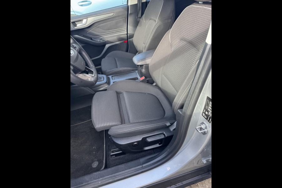 Ford FOCUS Wagon 1.0 EcoBoost Hybrid Titanium X 125pk | Winterpack | AGR Stoel | B&O play | SYNC 4 Navigatie Ford FOCUS Wagon 1.0 EcoBoost Hybrid Titanium X 125pk | Winterpack | AGR Stoel | B&O play | SYNC 4 Navigatie