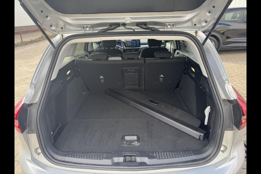 Ford FOCUS Wagon 1.0 EcoBoost Hybrid Titanium X 125pk | Winterpack | AGR Stoel | B&O play | SYNC 4 Navigatie Ford FOCUS Wagon 1.0 EcoBoost Hybrid Titanium X 125pk | Winterpack | AGR Stoel | B&O play | SYNC 4 Navigatie