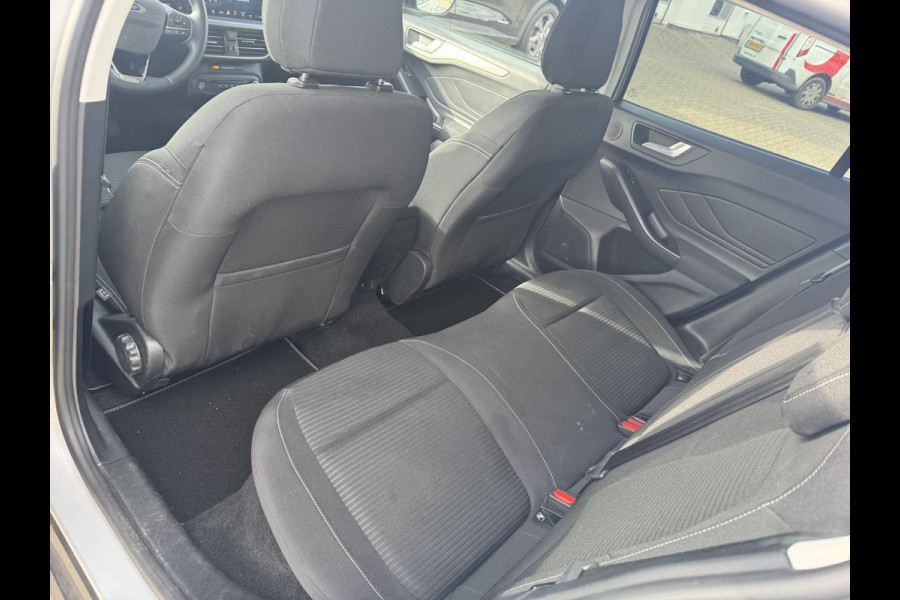 Ford FOCUS Wagon 1.0 EcoBoost Hybrid Titanium X 125pk | Winterpack | AGR Stoel | B&O play | SYNC 4 Navigatie Ford FOCUS Wagon 1.0 EcoBoost Hybrid Titanium X 125pk | Winterpack | AGR Stoel | B&O play | SYNC 4 Navigatie
