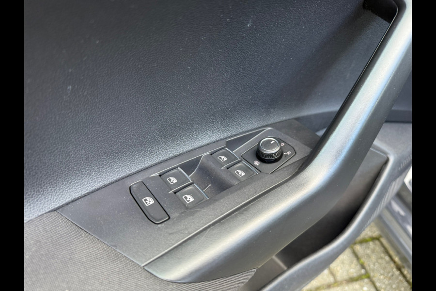Volkswagen Polo 1.0 TSI Highline - Automaat - Schuif/Panodak - Navi - LED - Org.NL
