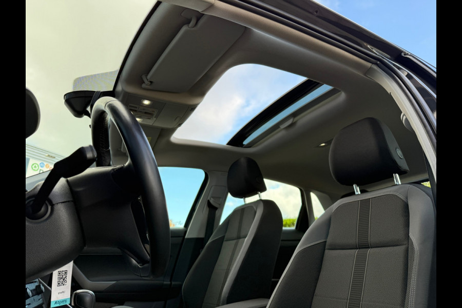 Volkswagen Polo 1.0 TSI Highline - Automaat - Schuif/Panodak - Navi - LED - Org.NL