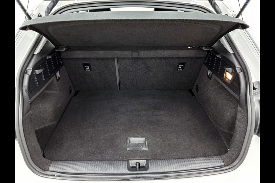 Audi Q2 1.0 TFSI Sport Pro Line(NL-auto, Dealer OnderH, Navi, Parkeerhulp, Airco, Cruise Controle, Etc) Audi Q2 1.0 TFSI Sport Pro Line(NL-auto, Dealer OnderH, Navi, Parkeerhulp, Airco, Cruise Controle, Etc)