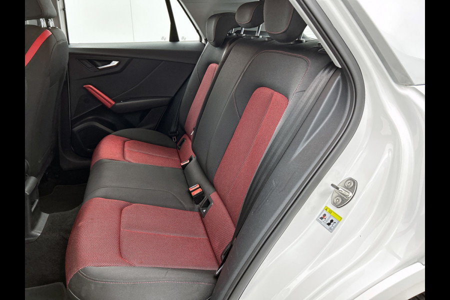Audi Q2 1.0 TFSI Sport Pro Line(NL-auto, Dealer OnderH, Navi, Parkeerhulp, Airco, Cruise Controle, Etc) Audi Q2 1.0 TFSI Sport Pro Line(NL-auto, Dealer OnderH, Navi, Parkeerhulp, Airco, Cruise Controle, Etc)