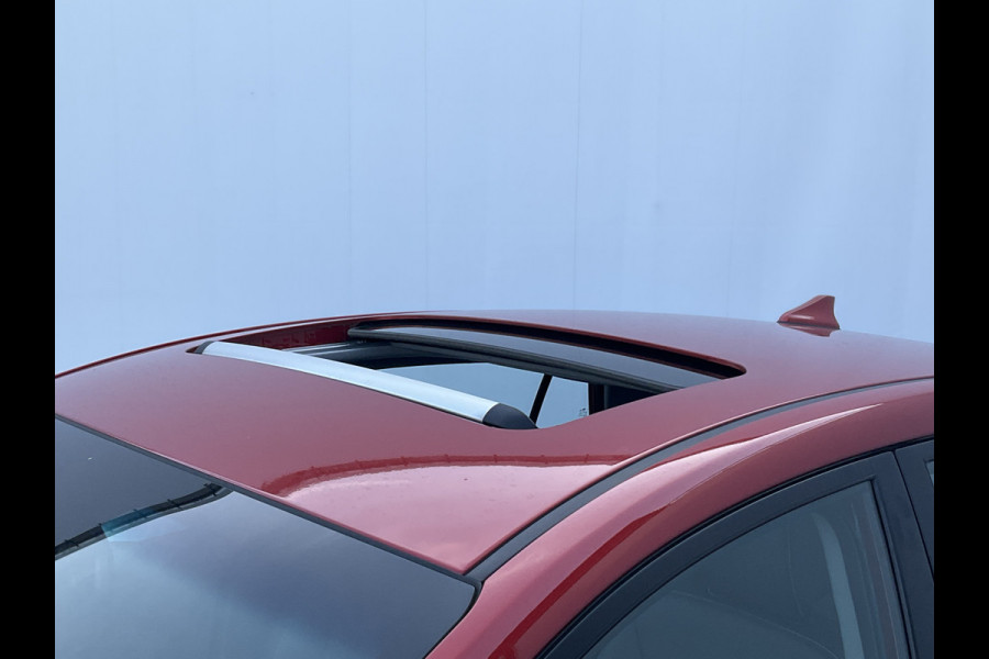 Hyundai IONIQ Premium EV Incl.BTW Trekhaak Pano Leer Stoelverw+Ventilatie Adap.Cruise Keyless BOMVOL! Hyundai IONIQ Premium EV Incl.BTW Trekhaak Pano Leer Stoelverw+Ventilatie Adap.Cruise Keyless BOMVOL!